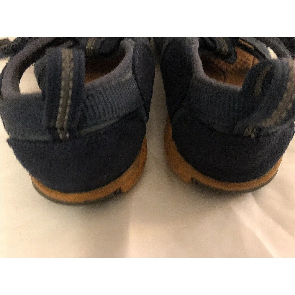 Keen Clearwater CNX Sandals Blue SZ 12/13 Hiking Water Shoes (5 Year Old)
